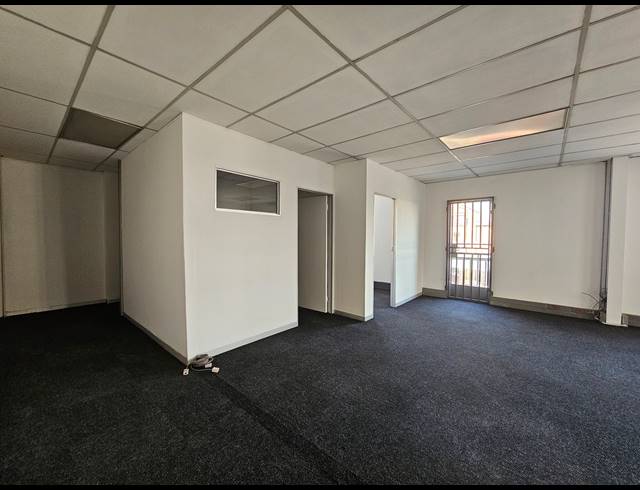 477M² WAREHOUSE TO LET IN LINBRO PARK